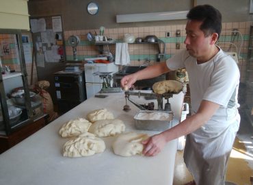 お客さんも三代目:100年「長生き」のタローパン